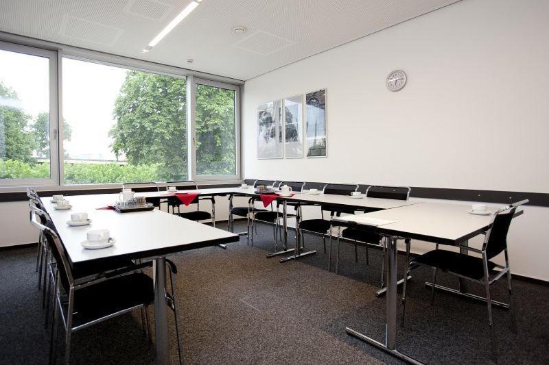 Jugendherberge Duesseldorf Exterior foto